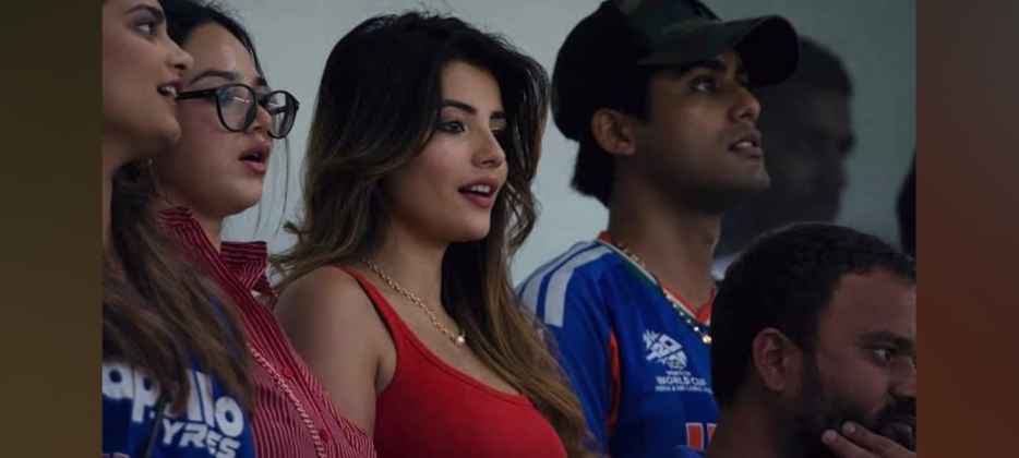 Aditi hundia in stadium for Ishan Kishan