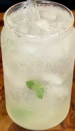 Lemon drinks to beat the summer heat